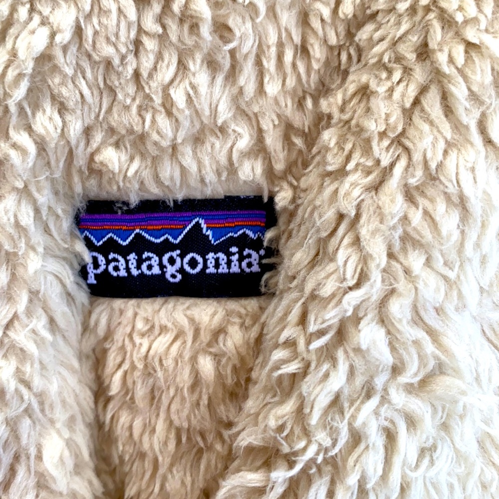 Patagonia woman’s jacket with lining  w/ faux fur - Picture 3 of 10